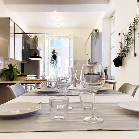 Wild Apartment *